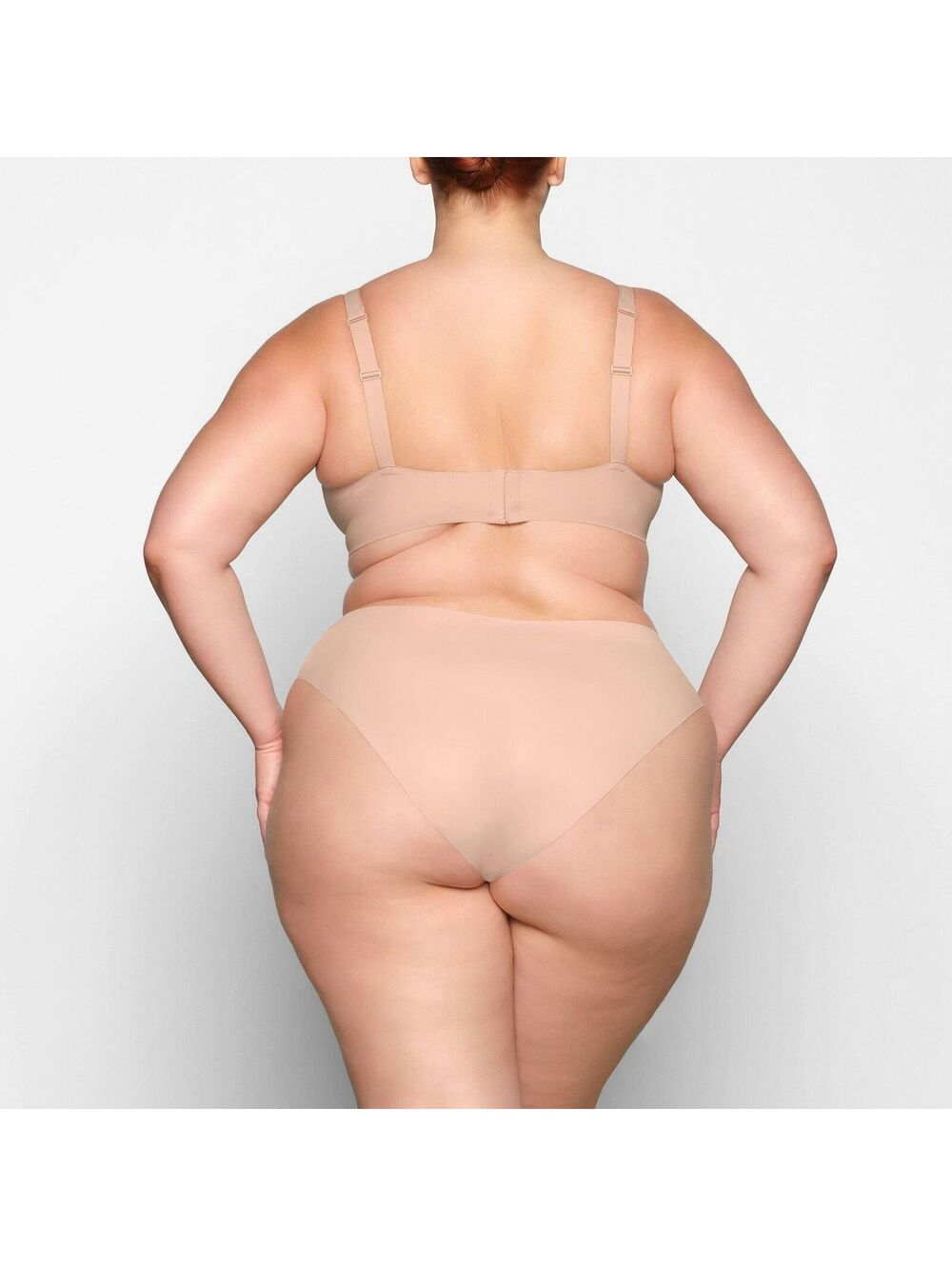 SKIMS NWT Naked Plunge Bra - S - Picture 3 of 3